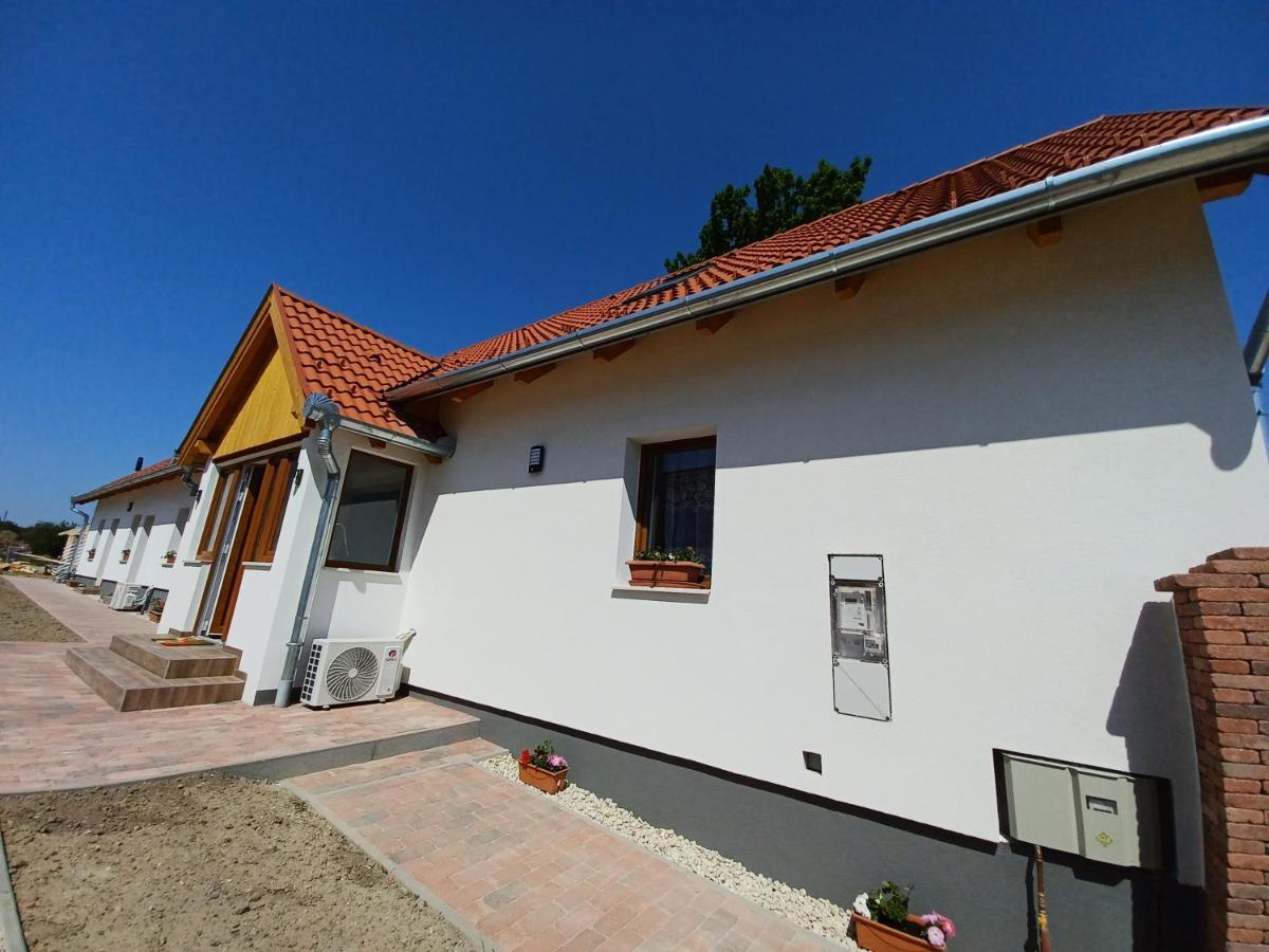 Fazekas Vendeghaz Hotel Balatonkeresztúr Екстериор снимка