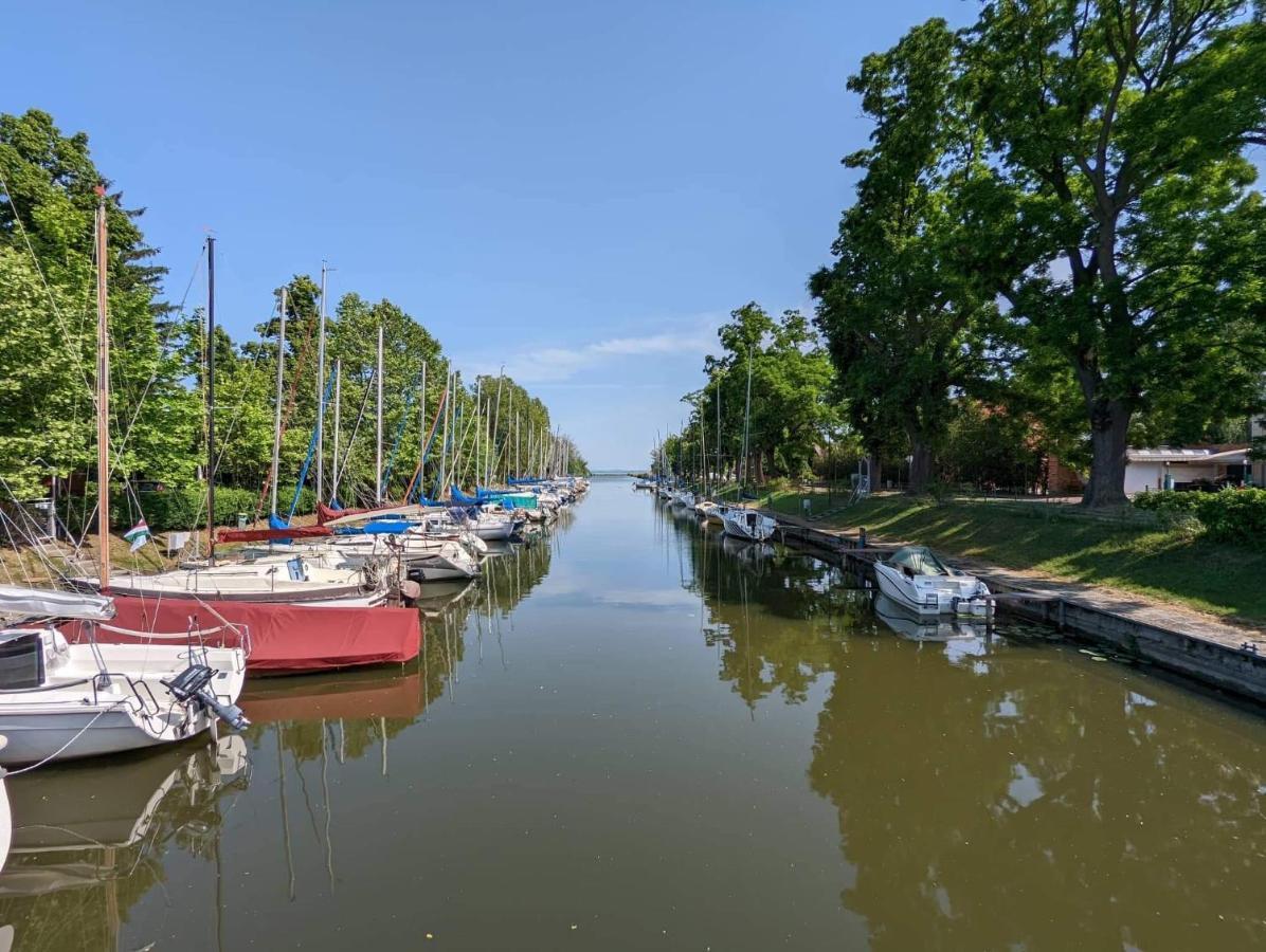 Fazekas Vendeghaz Hotel Balatonkeresztúr Екстериор снимка