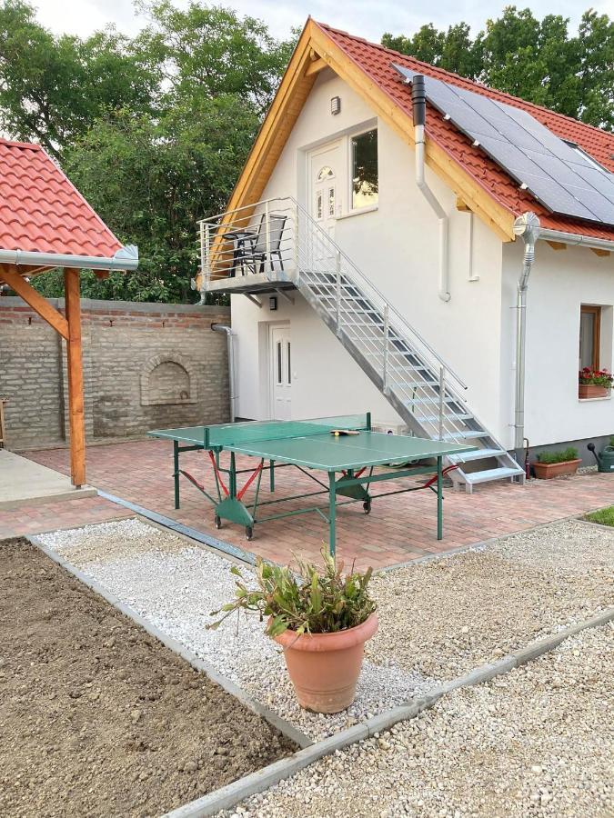 Fazekas Vendeghaz Hotel Balatonkeresztúr Екстериор снимка